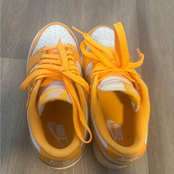 Nike Wmns Dunk Low 'Laser Orange' - Picture 6 of 6